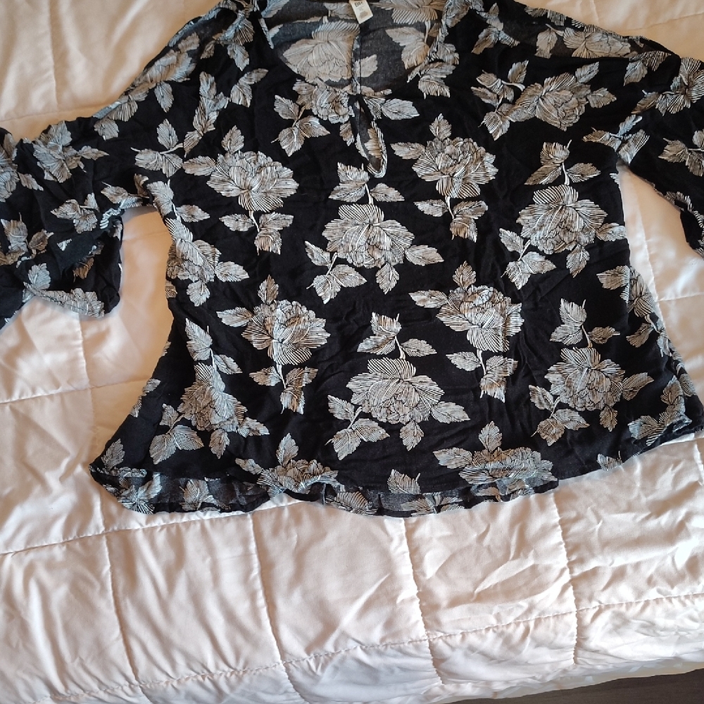 BP Black and White Floral Blouse